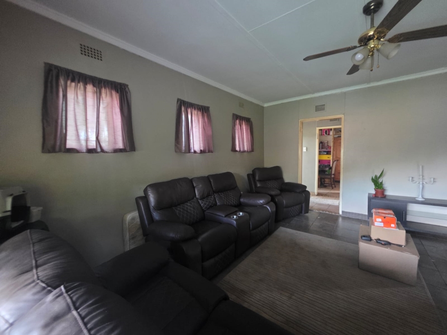 3 Bedroom Property for Sale in Vanderbijlpark SW 5 Gauteng