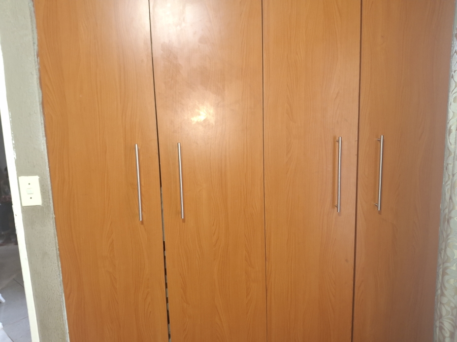 2 Bedroom Property for Sale in Clayville Gauteng