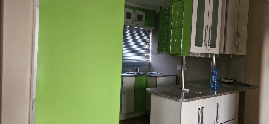 To Let 3 Bedroom Property for Rent in Glenway Estate Gauteng