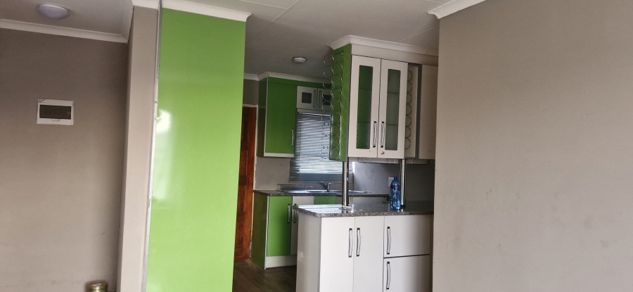 To Let 3 Bedroom Property for Rent in Glenway Estate Gauteng