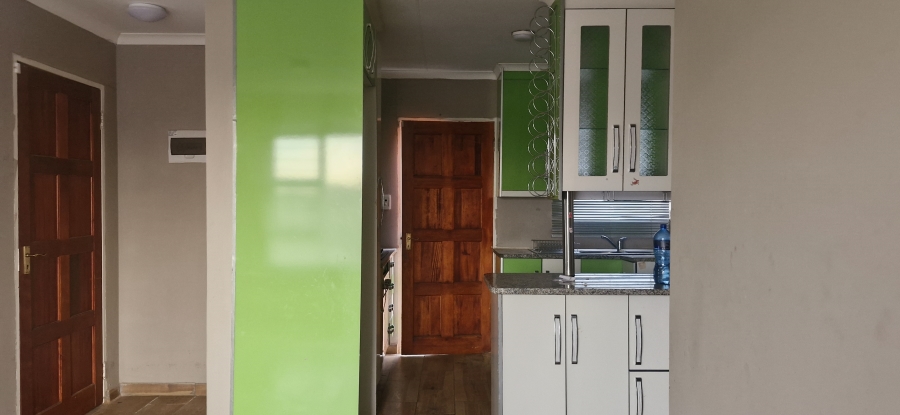 To Let 3 Bedroom Property for Rent in Glenway Estate Gauteng