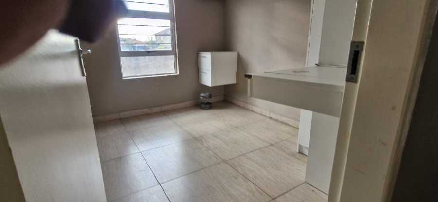 To Let 3 Bedroom Property for Rent in Glenway Estate Gauteng