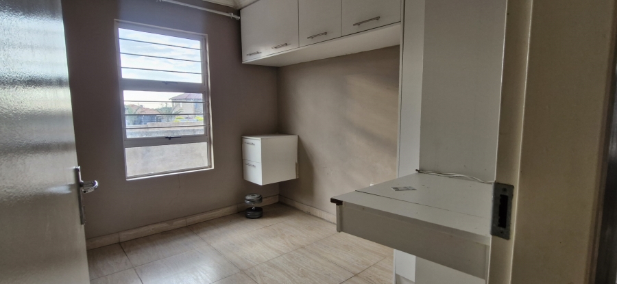 To Let 3 Bedroom Property for Rent in Glenway Estate Gauteng