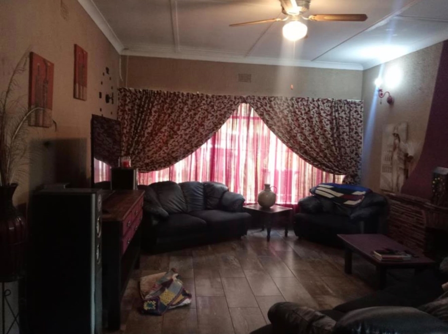 5 Bedroom Property for Sale in Birchleigh Gauteng