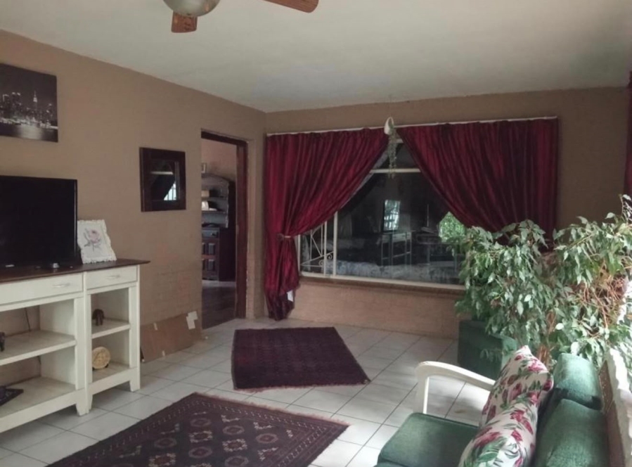 5 Bedroom Property for Sale in Birchleigh Gauteng