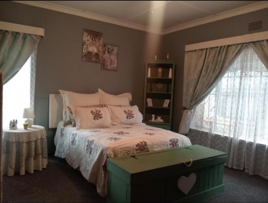 5 Bedroom Property for Sale in Birchleigh Gauteng