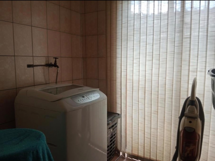 5 Bedroom Property for Sale in Birchleigh Gauteng