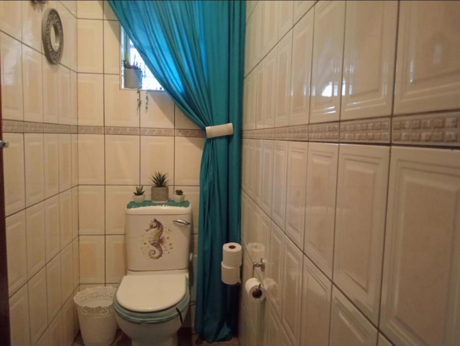 5 Bedroom Property for Sale in Birchleigh Gauteng