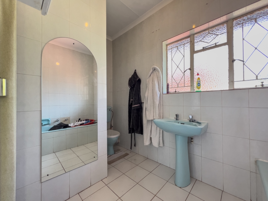3 Bedroom Property for Sale in Glen Marais Gauteng