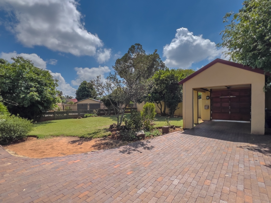 3 Bedroom Property for Sale in Glen Marais Gauteng