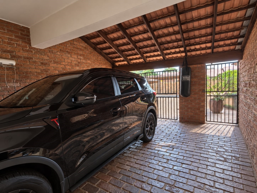 3 Bedroom Property for Sale in Fairland Gauteng
