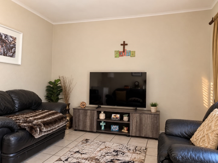 3 Bedroom Property for Sale in Fairland Gauteng