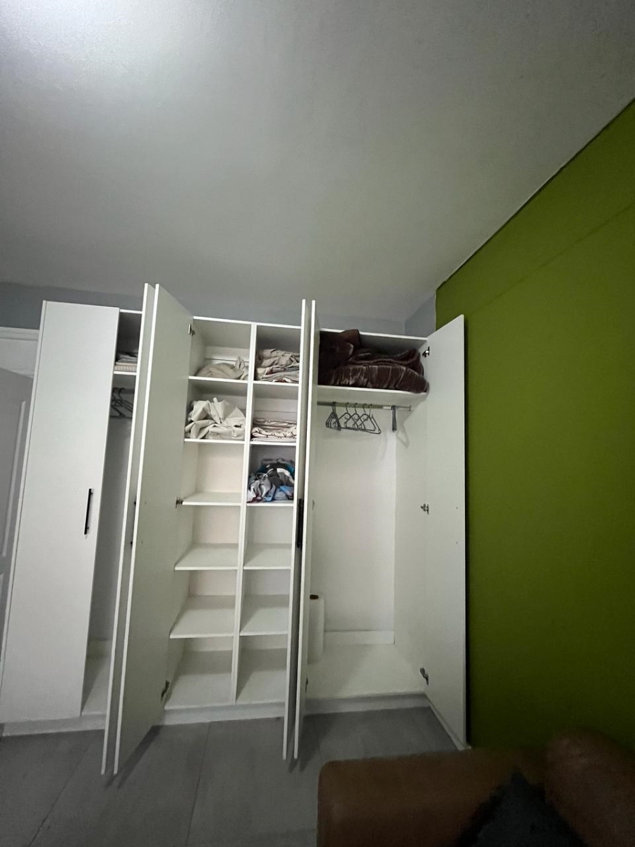 2 Bedroom Property for Sale in Linden Gauteng