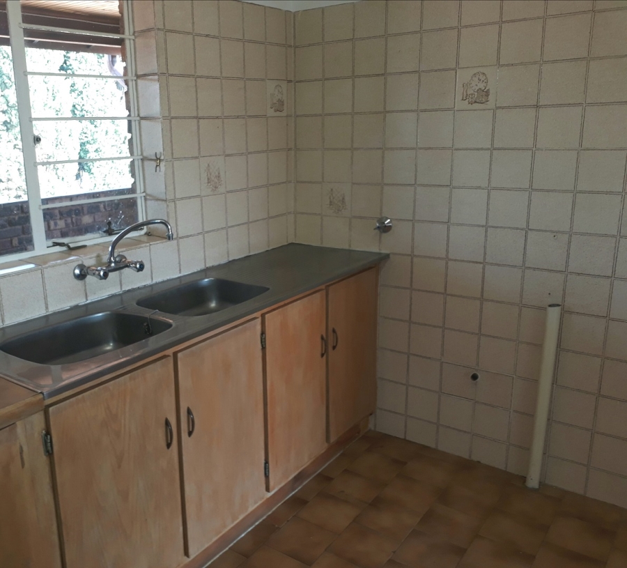 To Let 3 Bedroom Property for Rent in Fairland Gauteng
