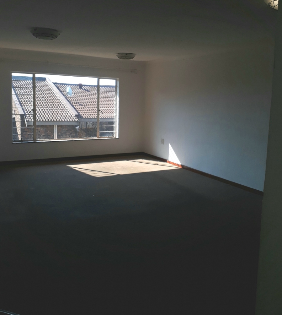 To Let 3 Bedroom Property for Rent in Fairland Gauteng