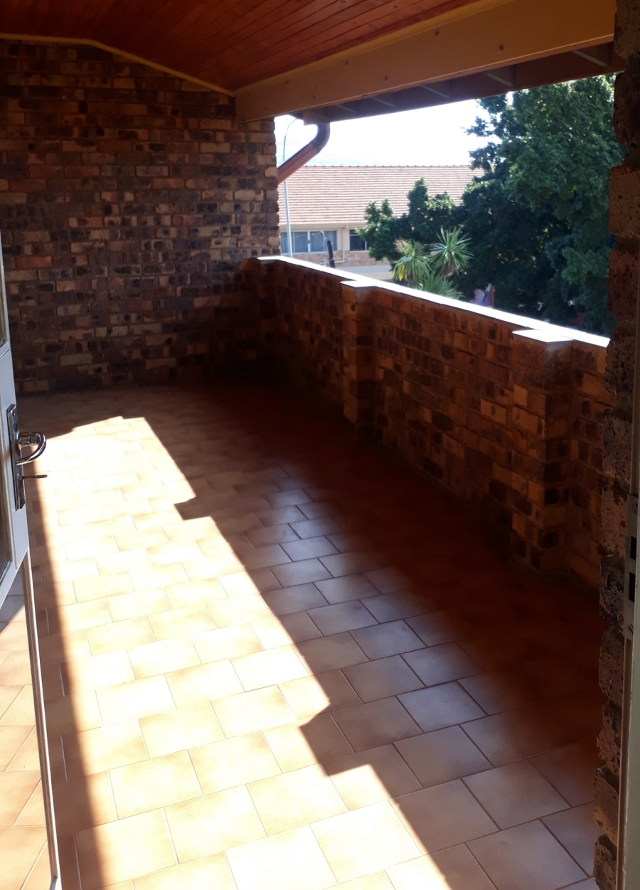 To Let 3 Bedroom Property for Rent in Fairland Gauteng