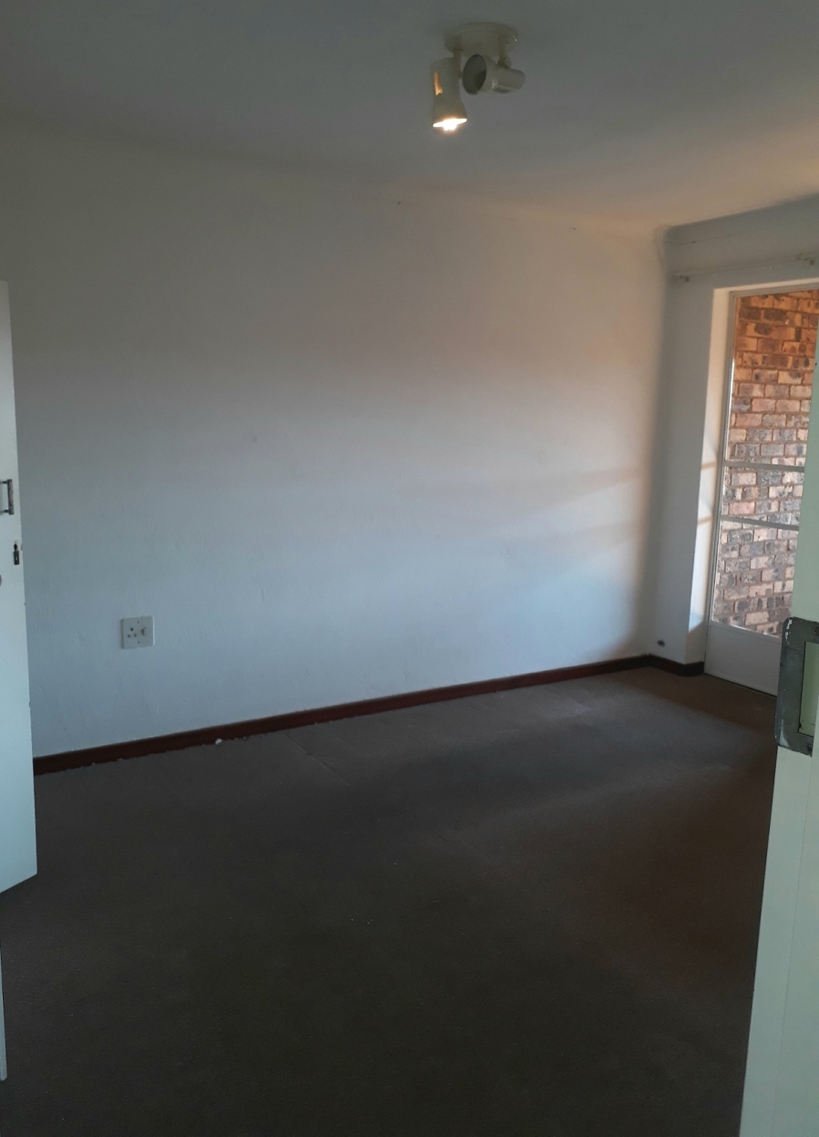 To Let 3 Bedroom Property for Rent in Fairland Gauteng