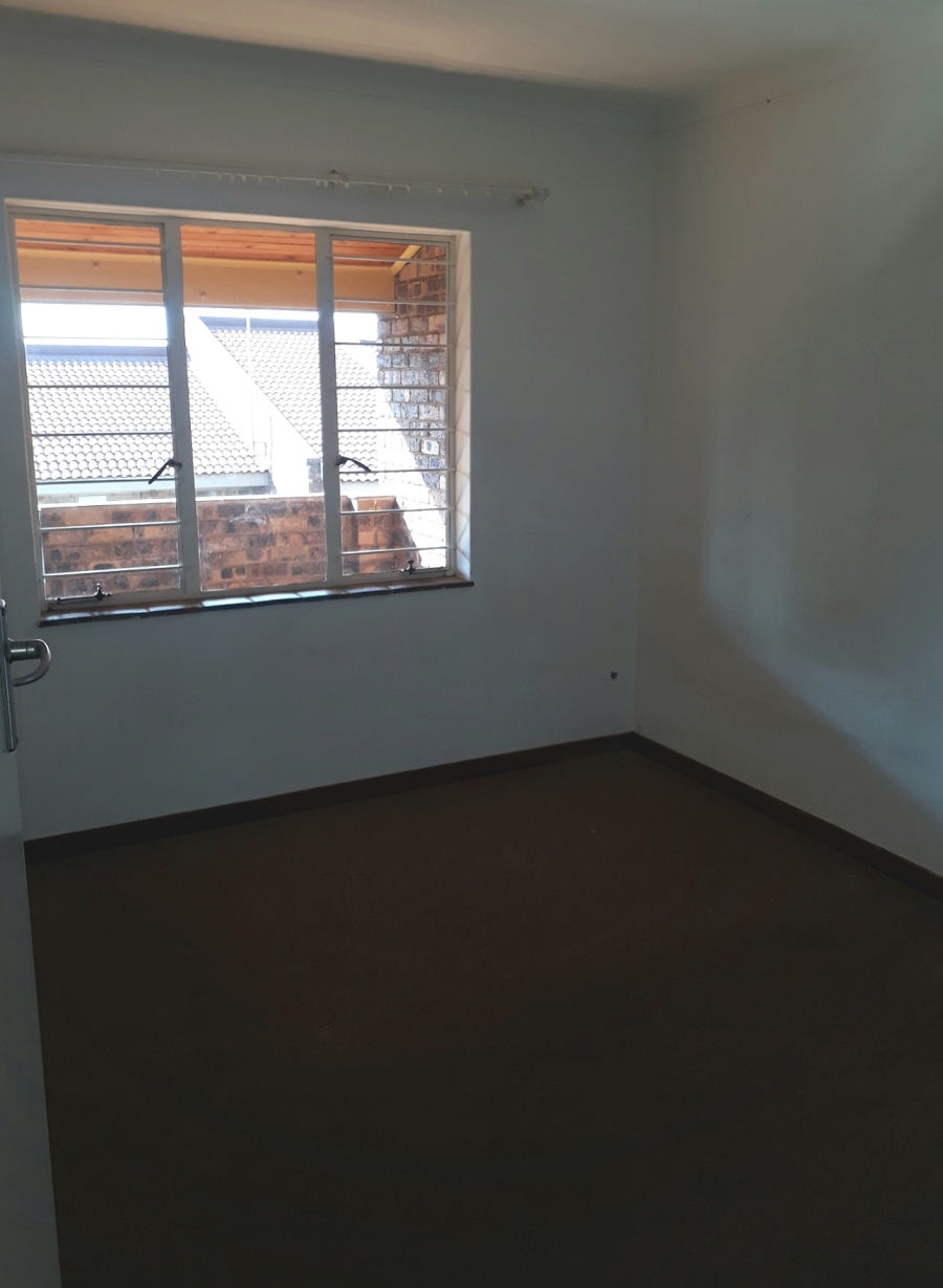 To Let 3 Bedroom Property for Rent in Fairland Gauteng
