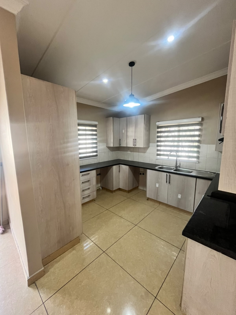 To Let 7 Bedroom Property for Rent in Muckleneuk Gauteng