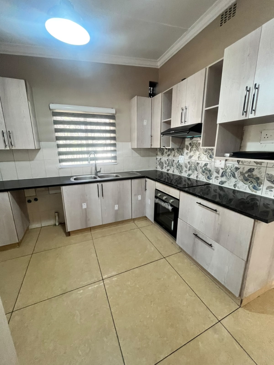 To Let 7 Bedroom Property for Rent in Muckleneuk Gauteng
