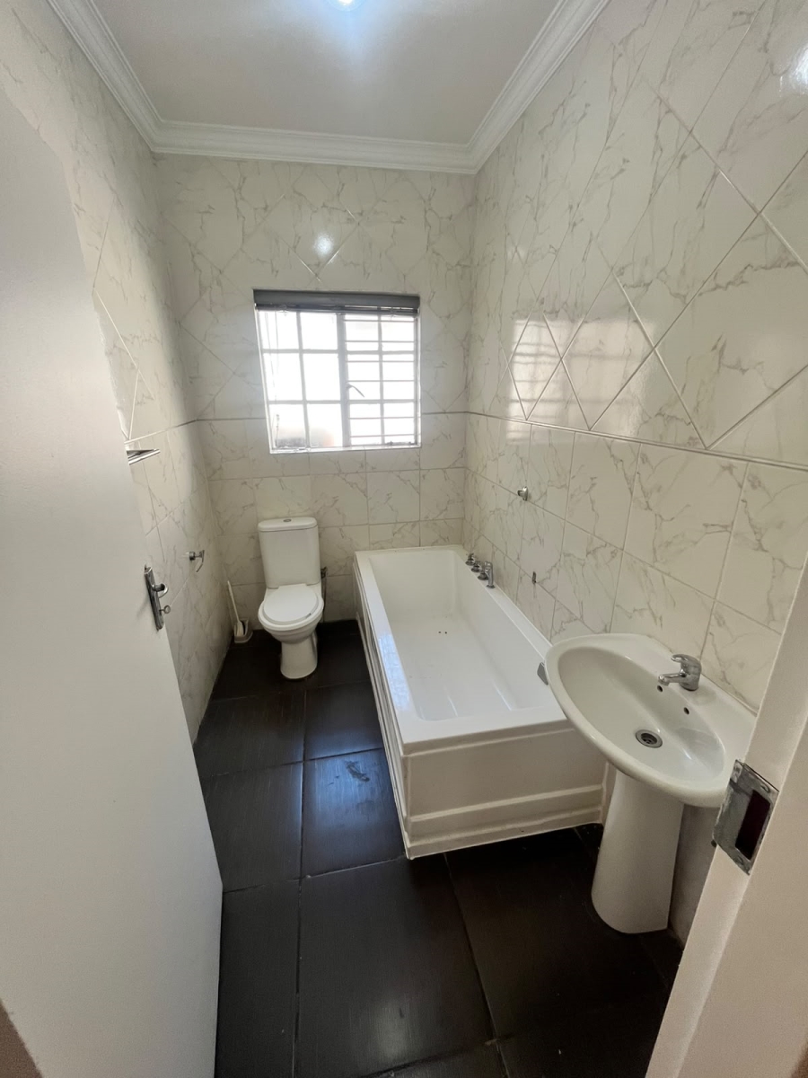 To Let 7 Bedroom Property for Rent in Muckleneuk Gauteng