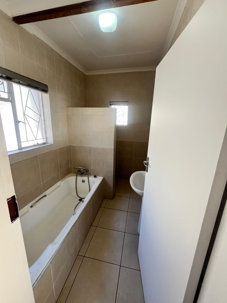 To Let 7 Bedroom Property for Rent in Muckleneuk Gauteng