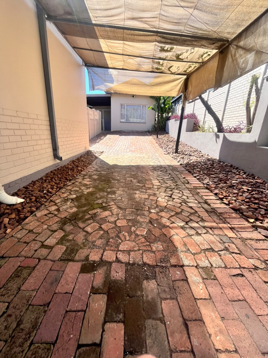 To Let 7 Bedroom Property for Rent in Muckleneuk Gauteng