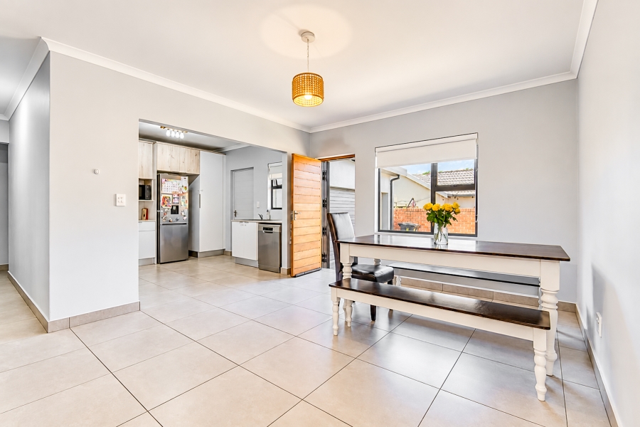 3 Bedroom Property for Sale in Linden Gauteng