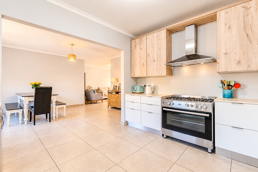 3 Bedroom Property for Sale in Linden Gauteng