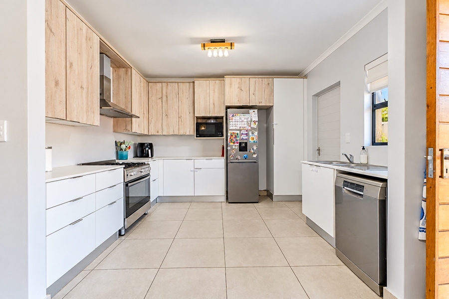 3 Bedroom Property for Sale in Linden Gauteng