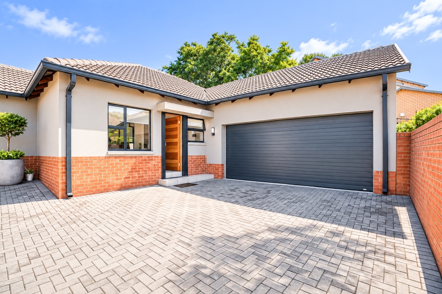 3 Bedroom Property for Sale in Linden Gauteng
