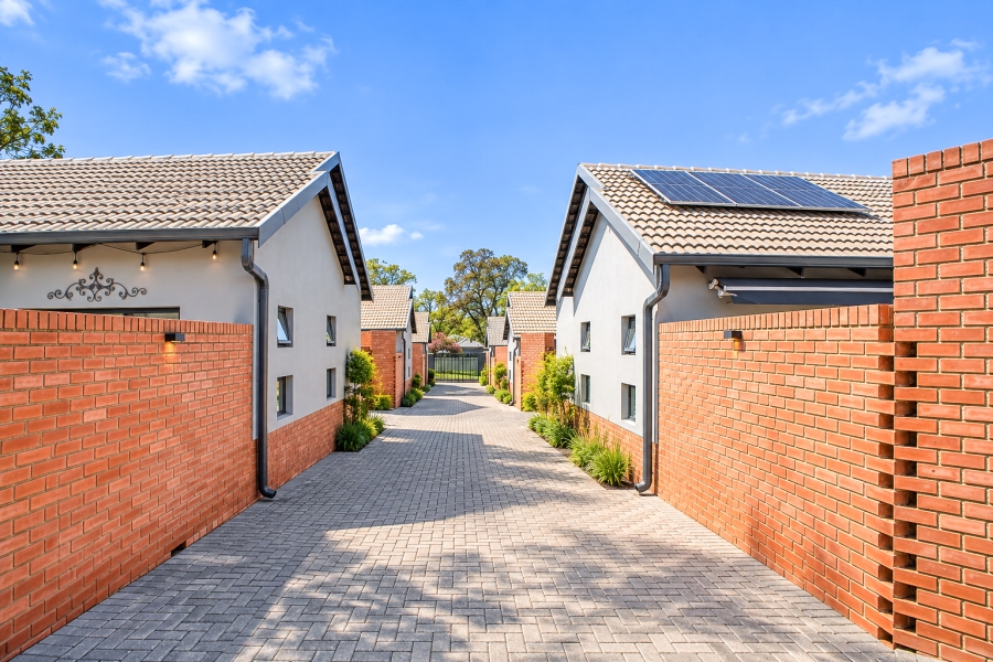 3 Bedroom Property for Sale in Linden Gauteng