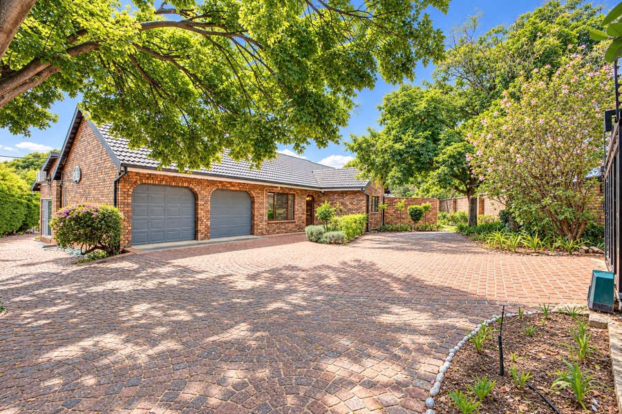 5 Bedroom Property for Sale in Fourways Gauteng