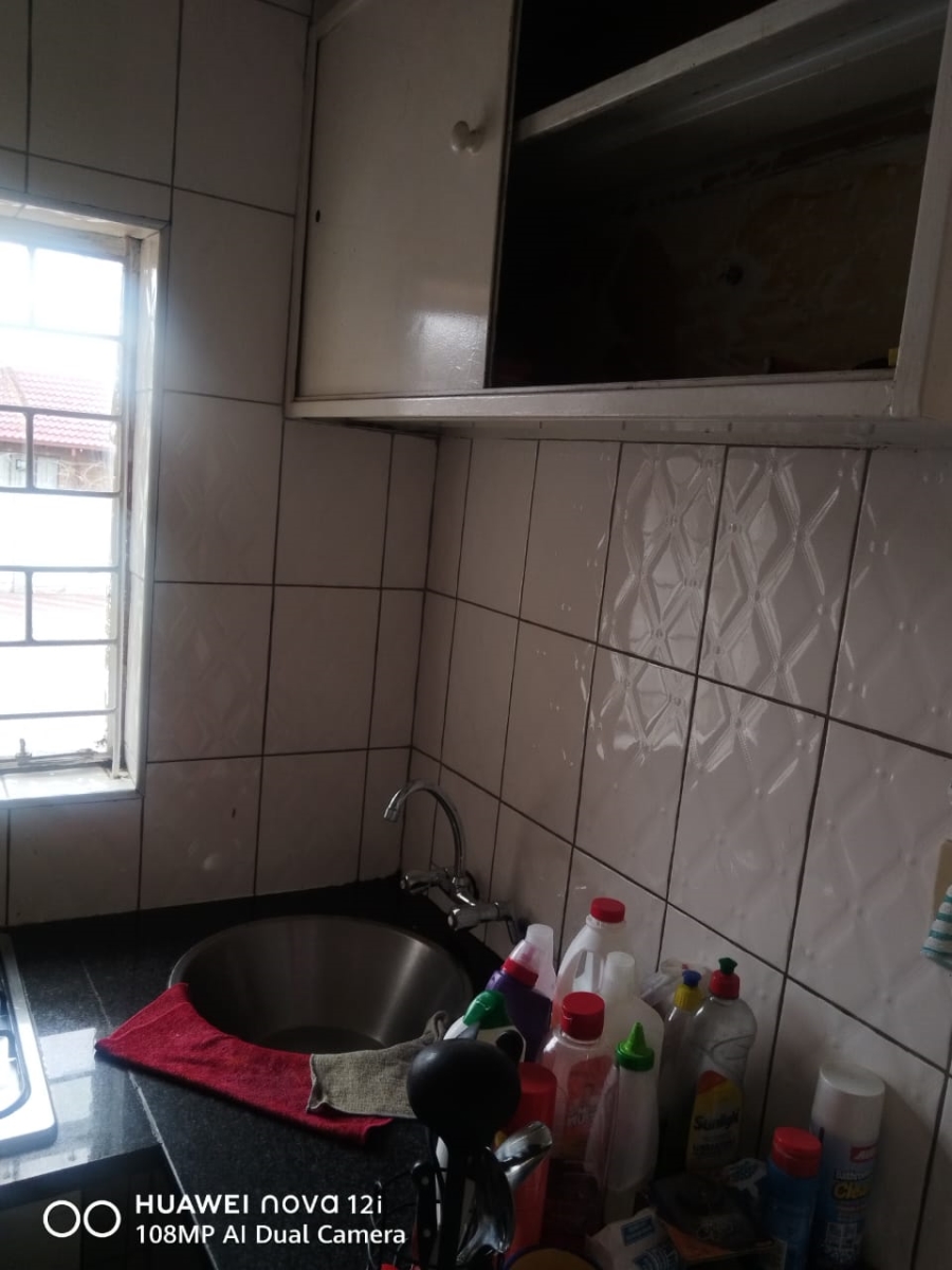 To Let 1 Bedroom Property for Rent in Erasmia Gauteng