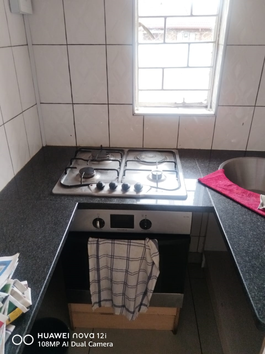 To Let 1 Bedroom Property for Rent in Erasmia Gauteng