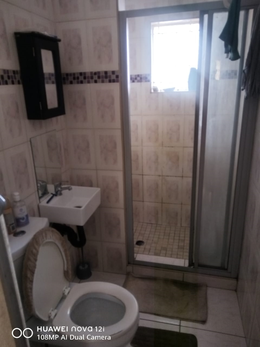 To Let 1 Bedroom Property for Rent in Erasmia Gauteng