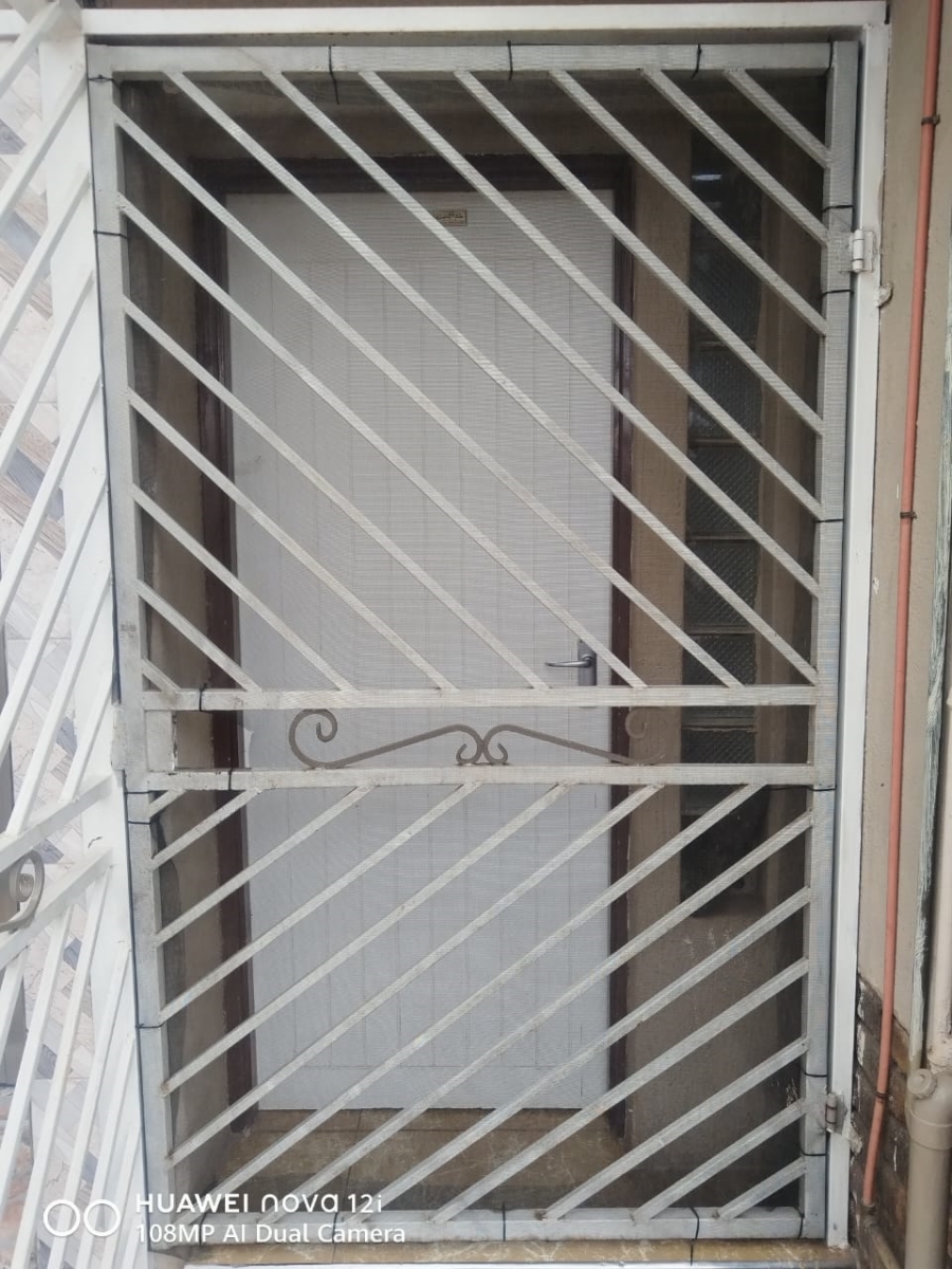 To Let 1 Bedroom Property for Rent in Erasmia Gauteng