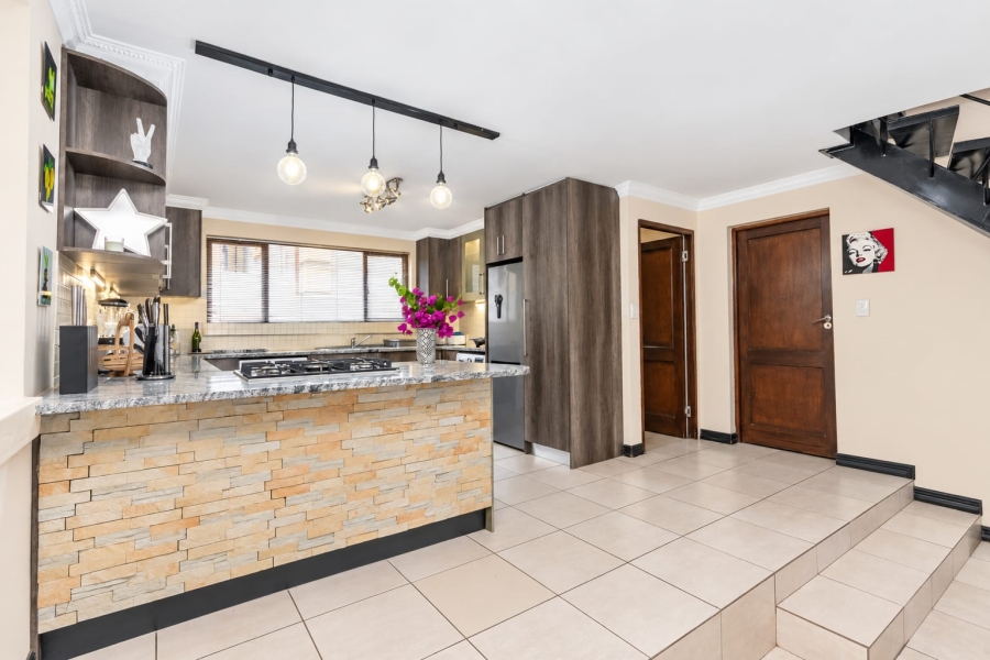 3 Bedroom Property for Sale in Allens Nek Gauteng
