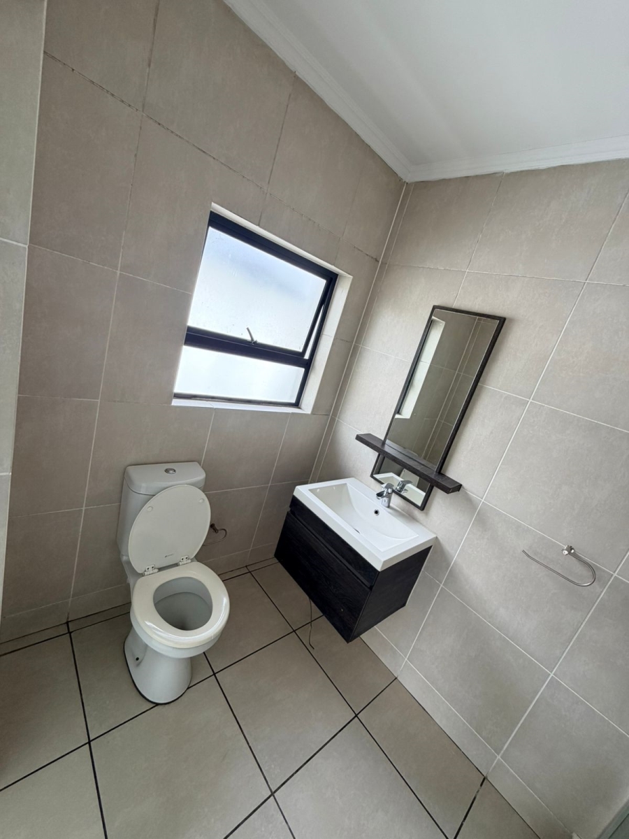 To Let 1 Bedroom Property for Rent in Petervale Gauteng