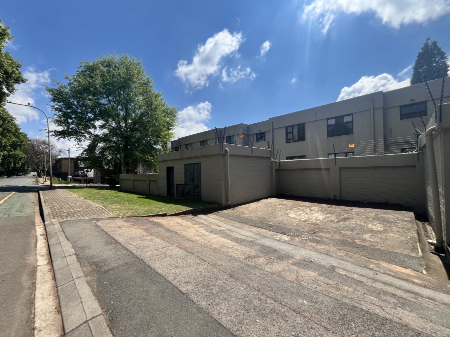 To Let 1 Bedroom Property for Rent in Auckland Park Gauteng