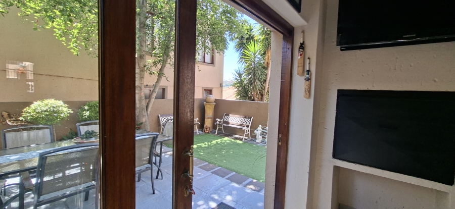 2 Bedroom Property for Sale in Noordheuwel Gauteng