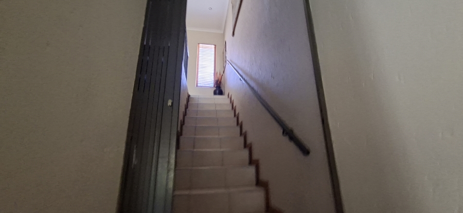 2 Bedroom Property for Sale in Noordheuwel Gauteng