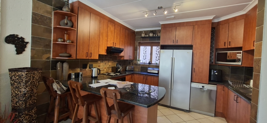 2 Bedroom Property for Sale in Noordheuwel Gauteng