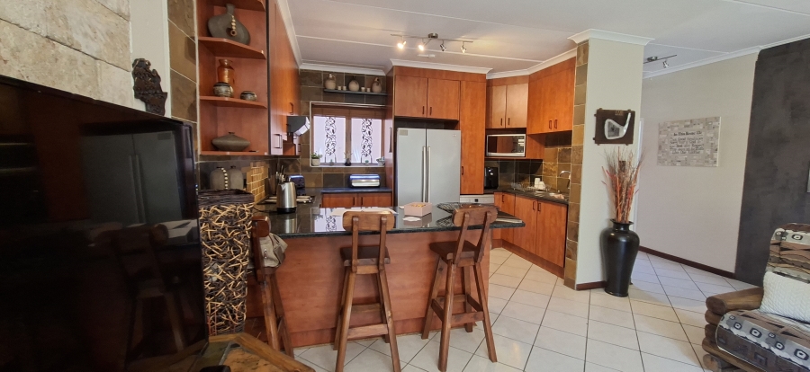 2 Bedroom Property for Sale in Noordheuwel Gauteng