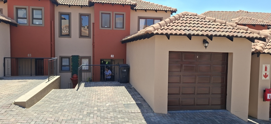 2 Bedroom Property for Sale in Noordheuwel Gauteng