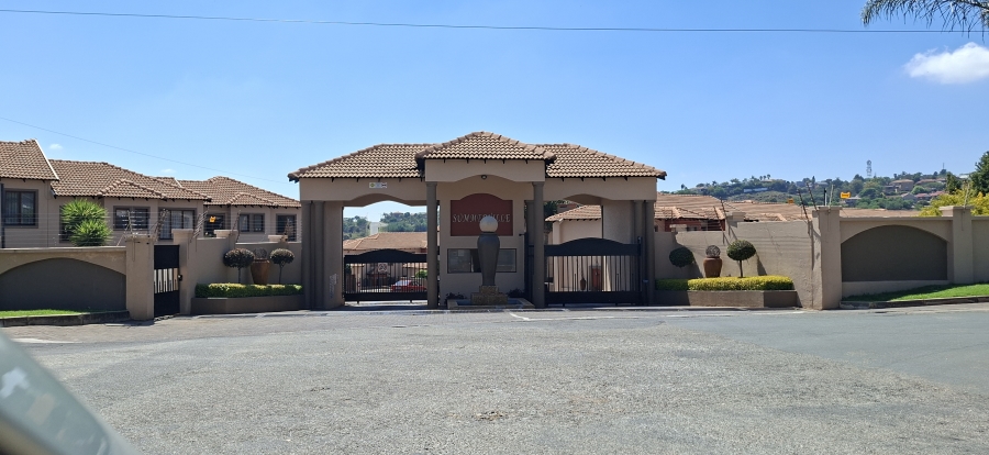 2 Bedroom Property for Sale in Noordheuwel Gauteng