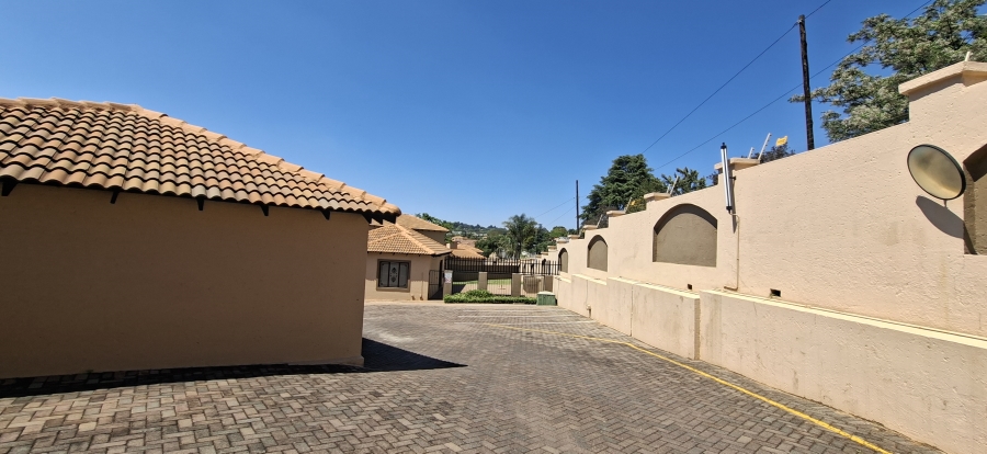2 Bedroom Property for Sale in Noordheuwel Gauteng