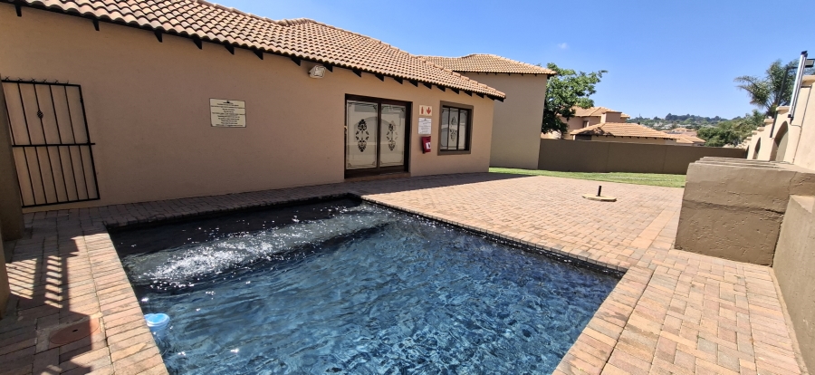 2 Bedroom Property for Sale in Noordheuwel Gauteng