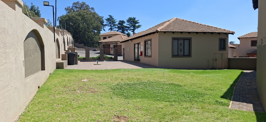2 Bedroom Property for Sale in Noordheuwel Gauteng