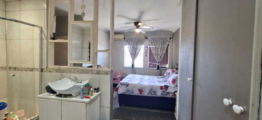 4 Bedroom Property for Sale in Silverfields Gauteng